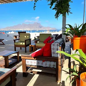 casa-de-poco-guest-house-and-gallery.cape-verdehotels.com/